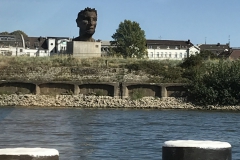 5.-Bronceskulptur-Das-Echoe-des-Poseidon-von-Markus-Lüpertz