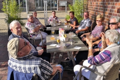 7.-Ein-Bierchen-in-Ehren......